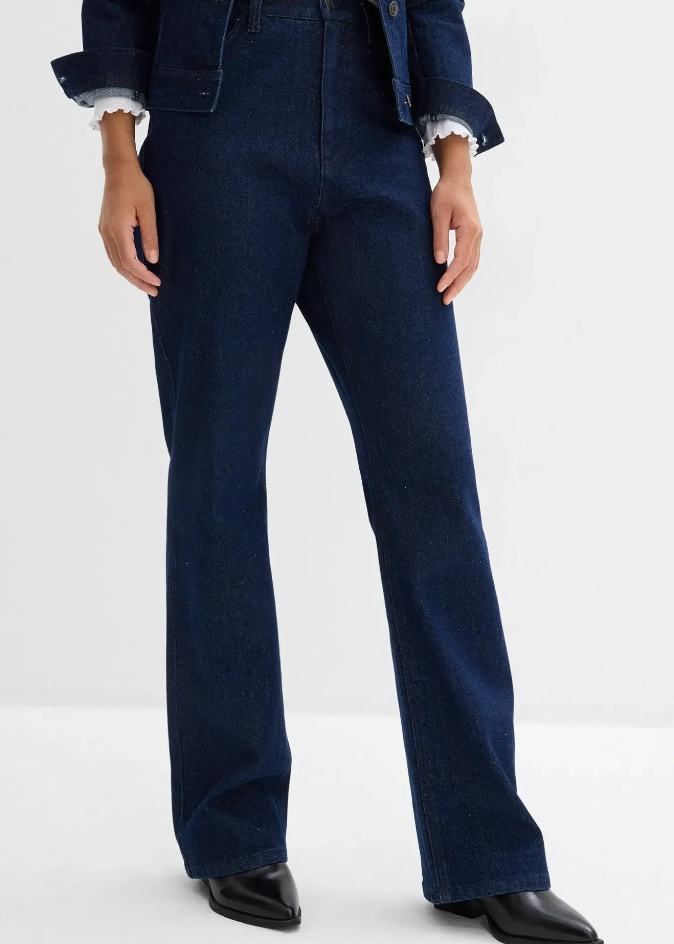 Jean droit loose, taille haute élastiquée avec strass