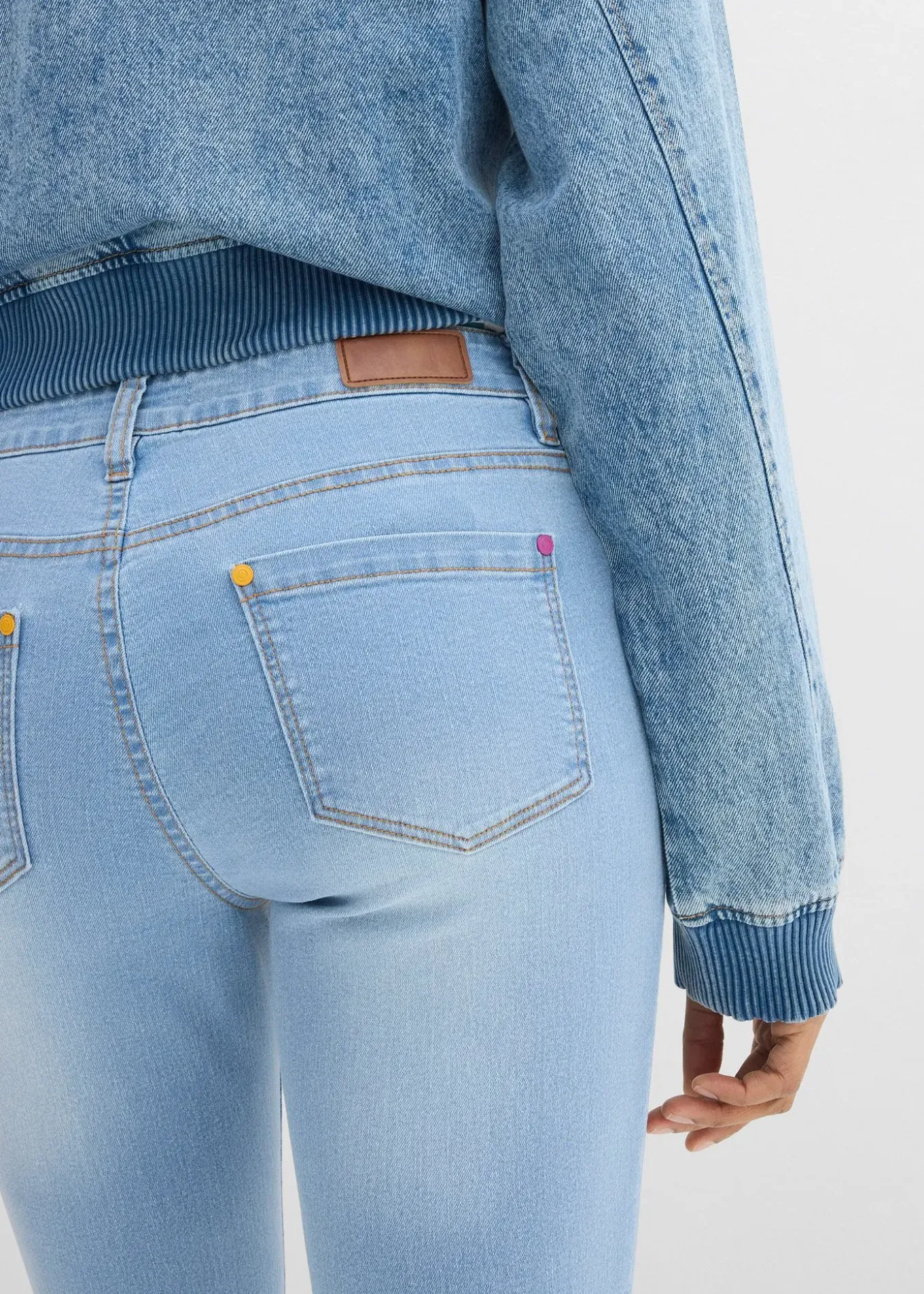 Jean droit taille mi-haute, extensible