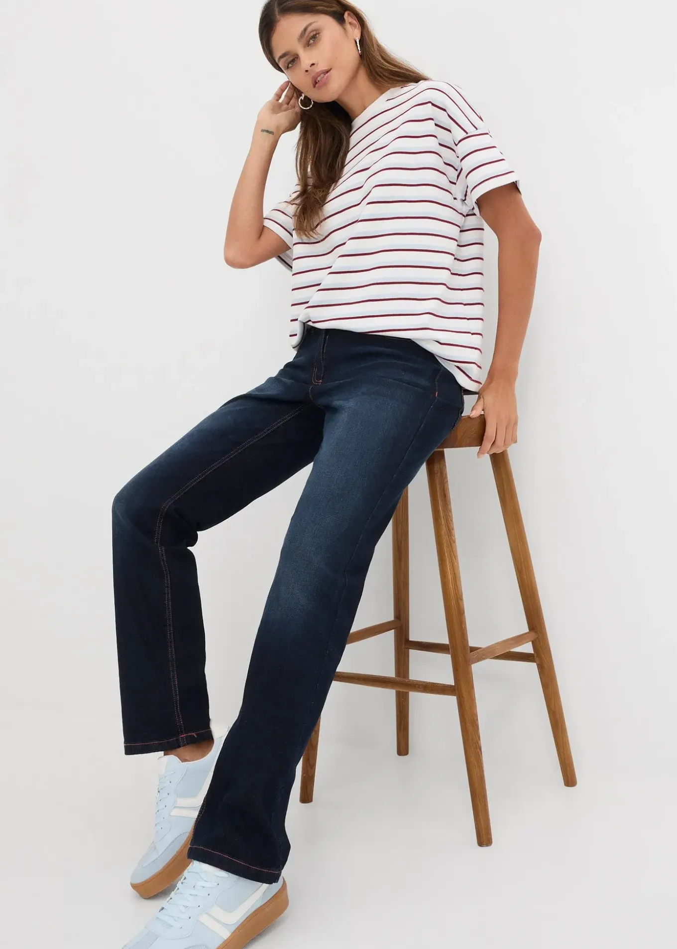 Jean droit taille mi-haute et élastiquée