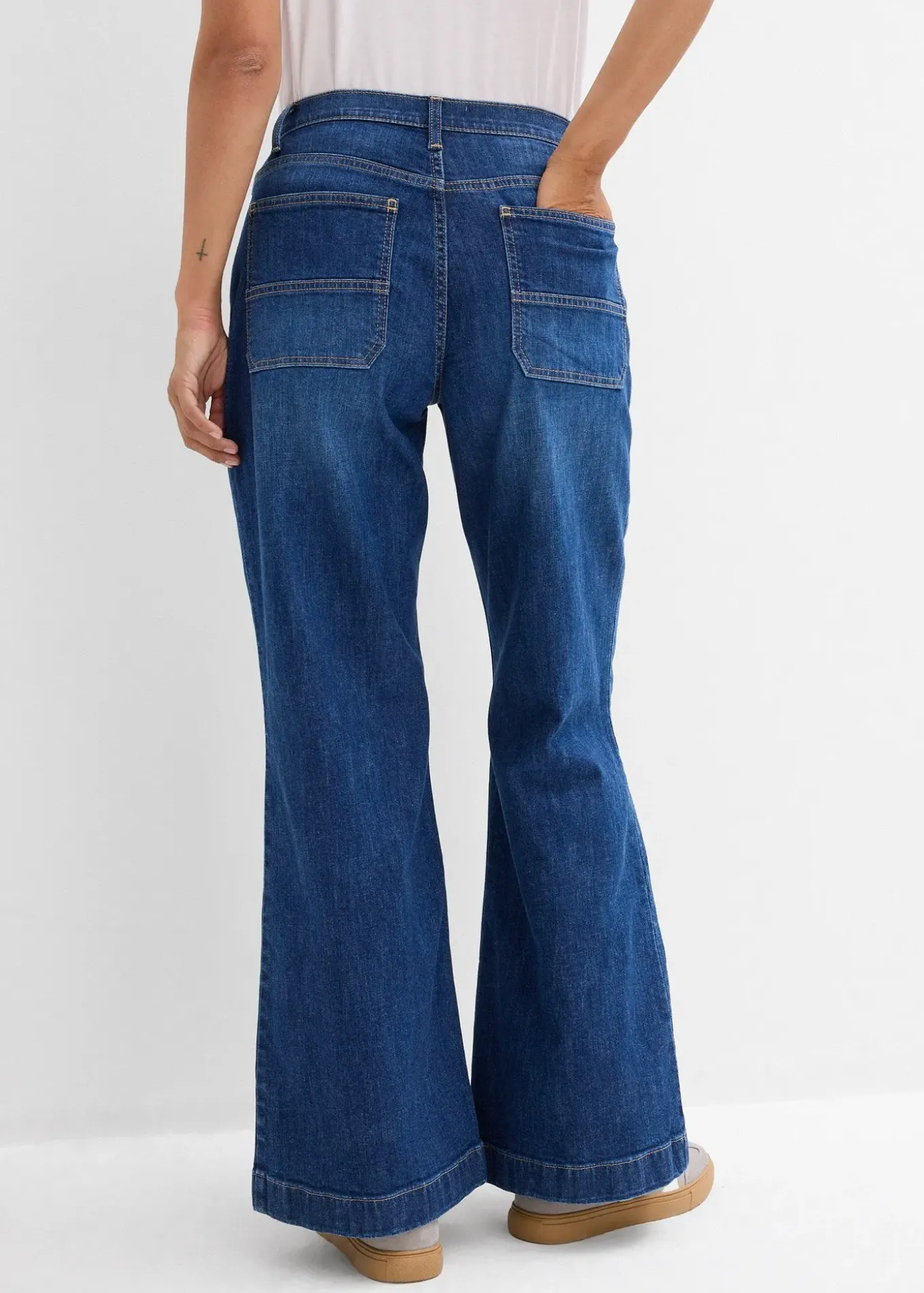 Jean large taille mi-haute avec poches plaquées
