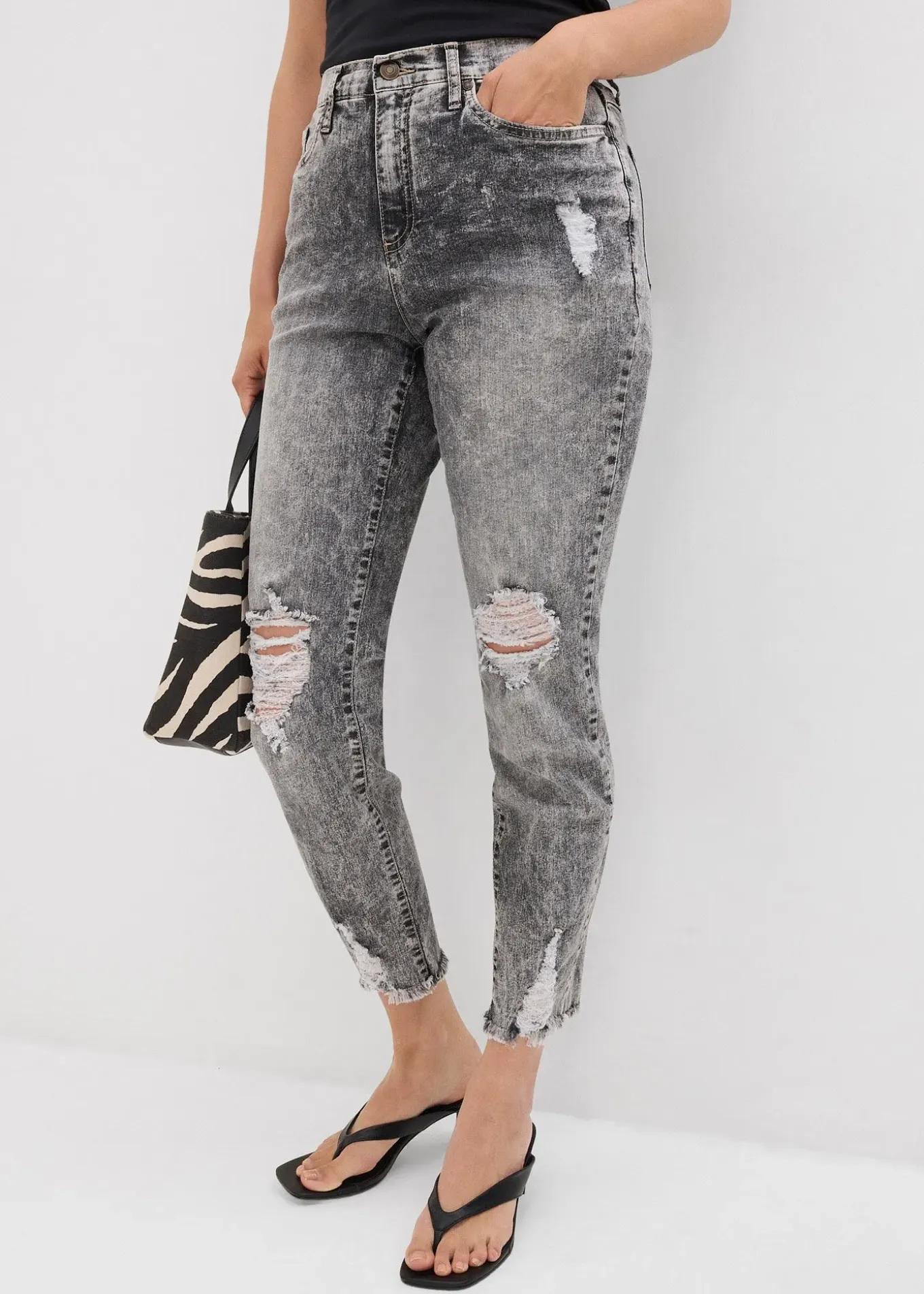 Jean Mom taille haute avec effets destroy