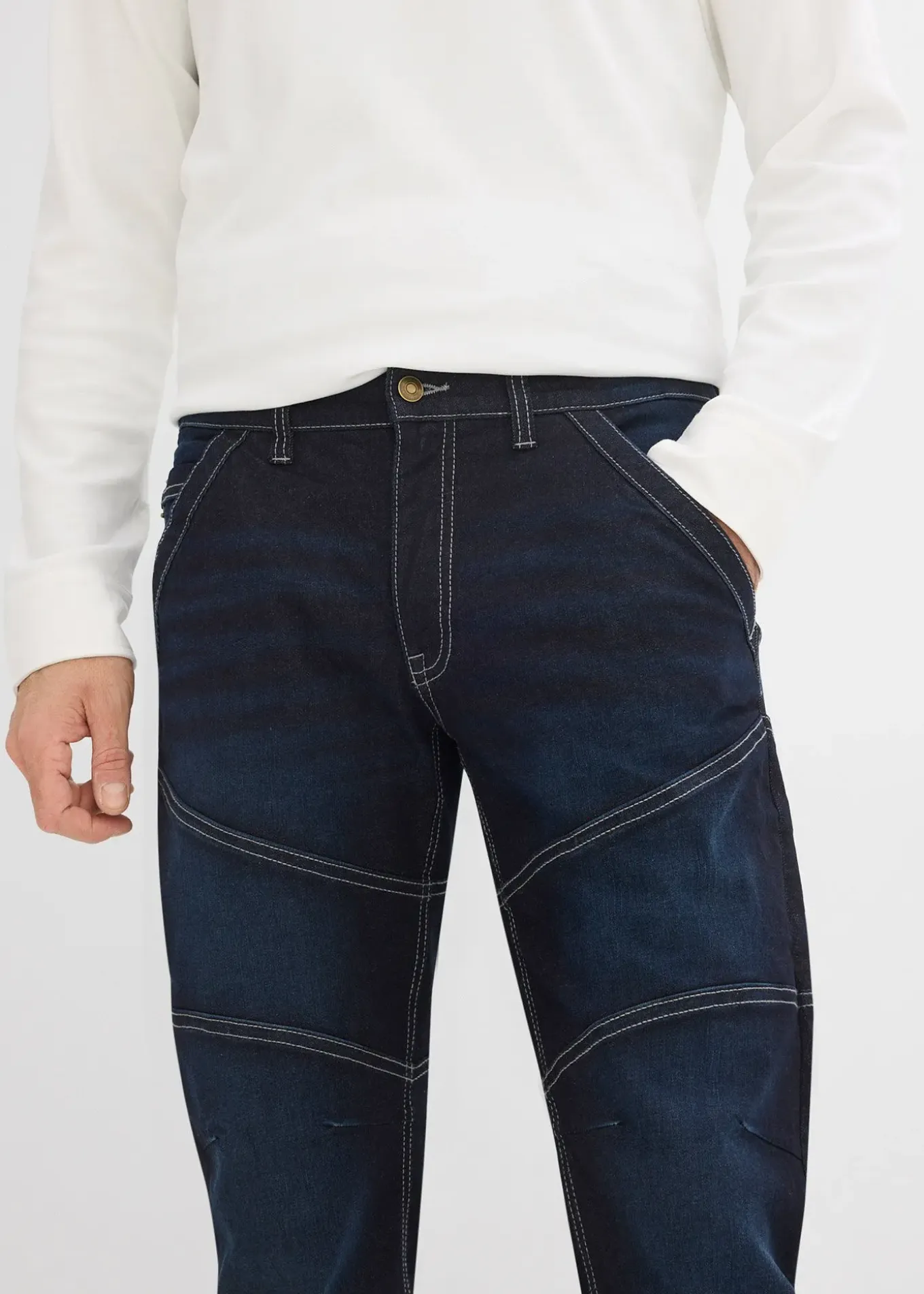 Jean regular et droit à taille extensible