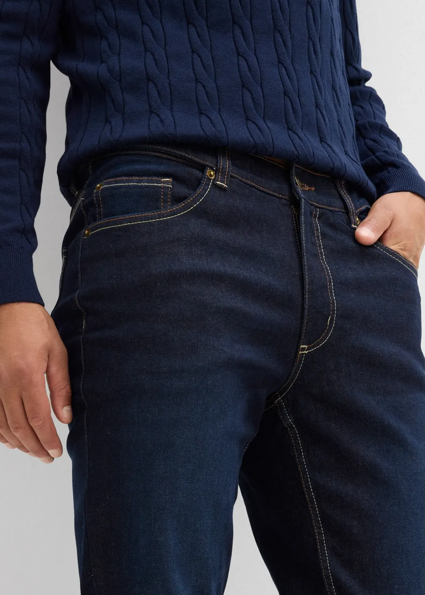 Jean regular extensible avec doublure chaude en jersey et taille élastiquée, droit