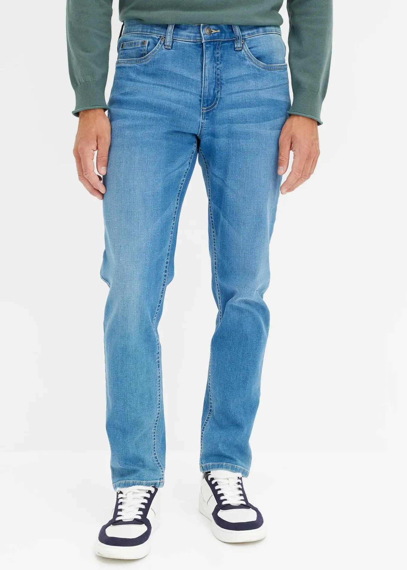 Jean regular, fuselé