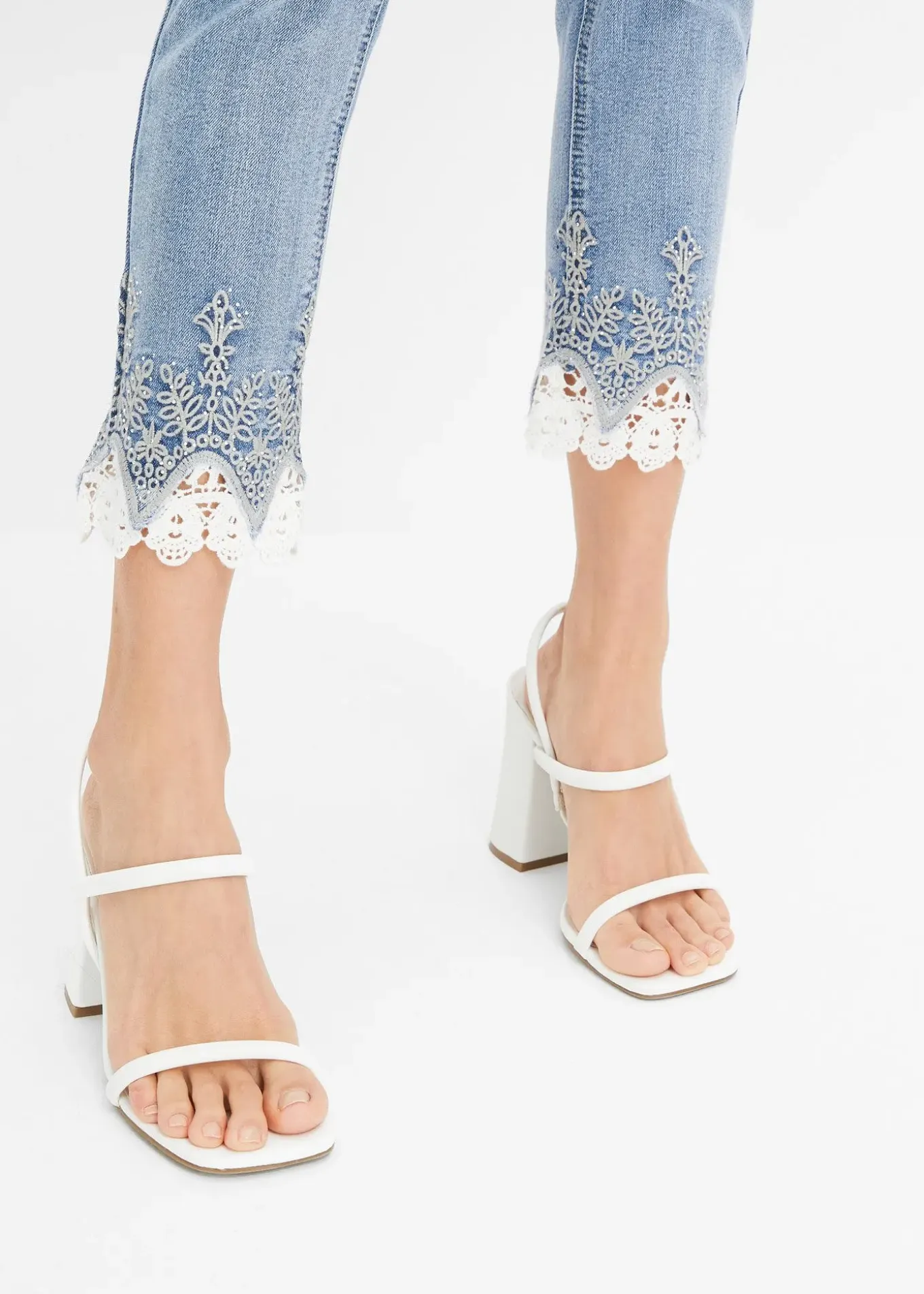 Jean skinny à dentelle