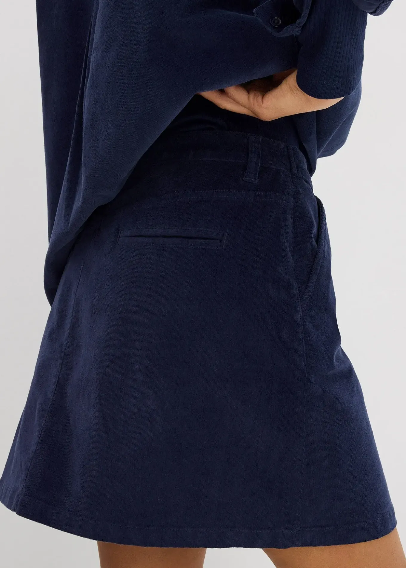 Jupe courte en velours côtelé