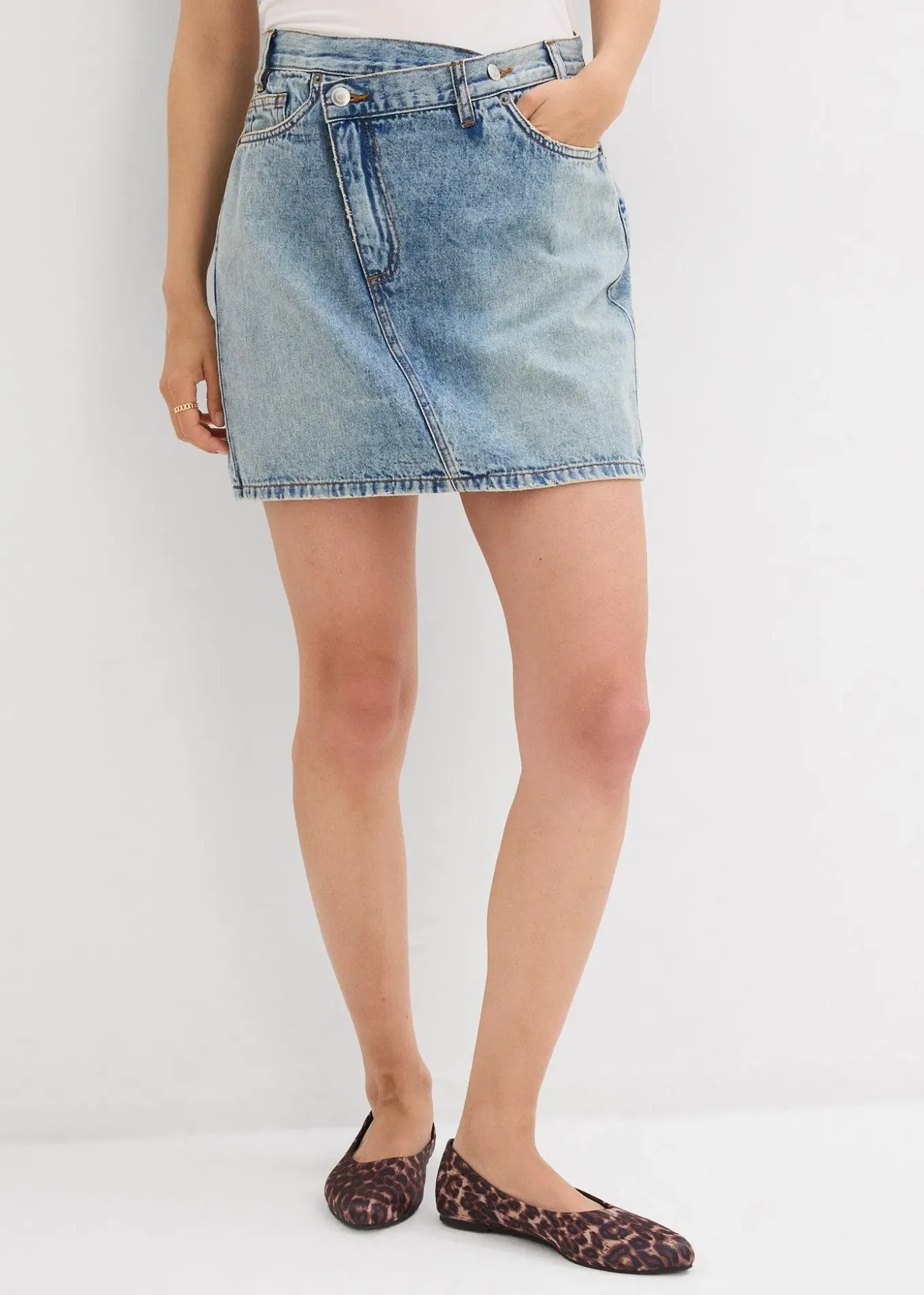 Jupe en jean à fermeture décalée asymétrique