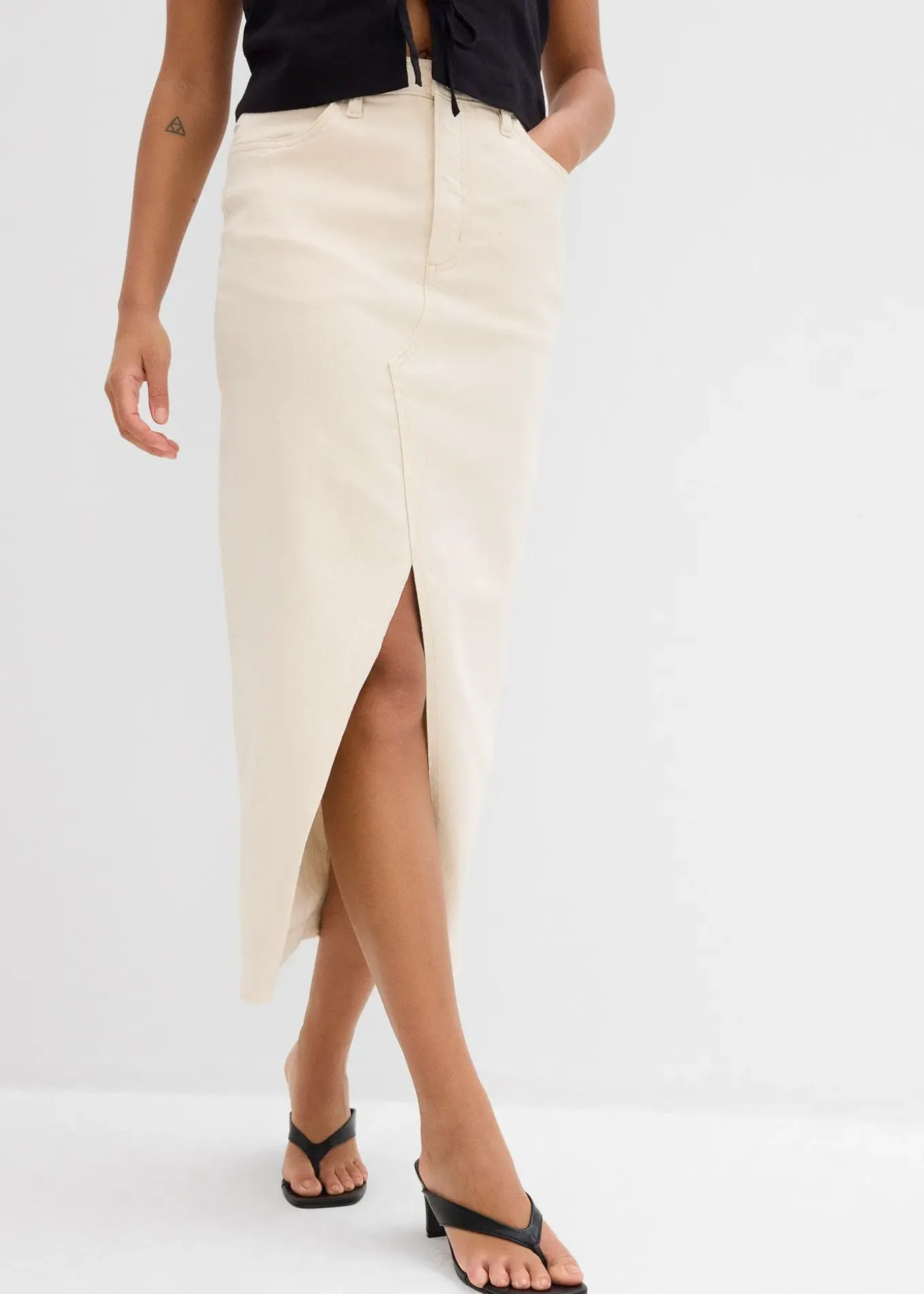 Jupe en jean fendue devant