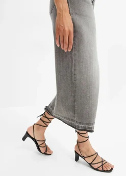 Jupe en jean fendue devant