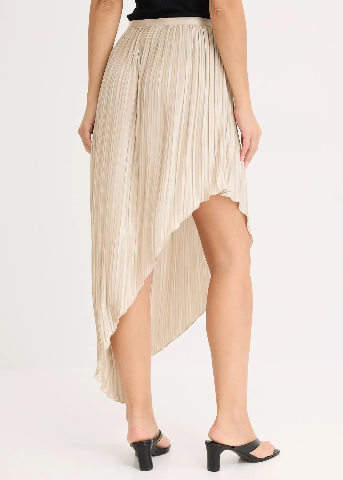 Jupe plissée en satin brillant