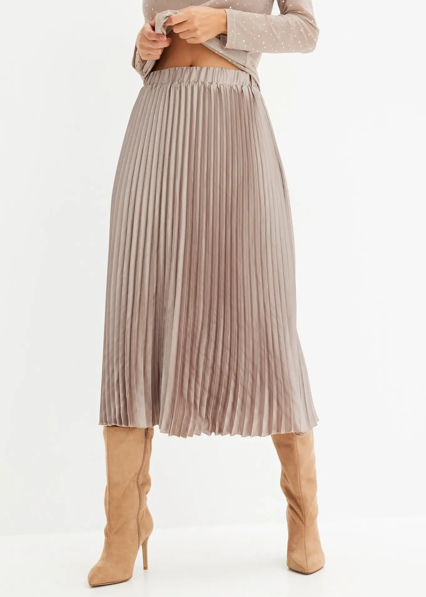 Jupe plissée en satin fin