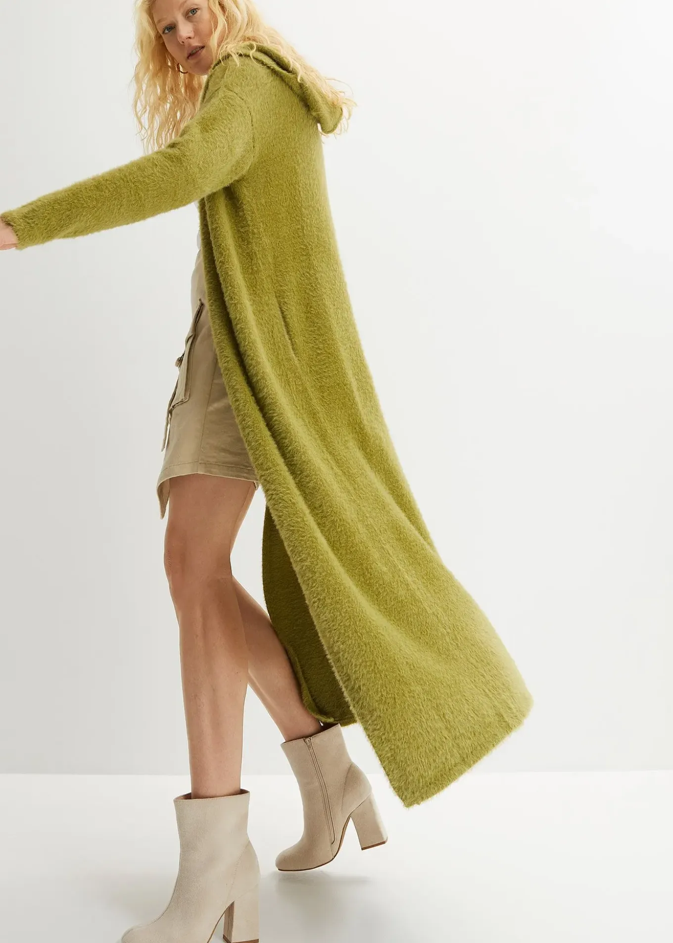 Long gilet en maille duveteuse