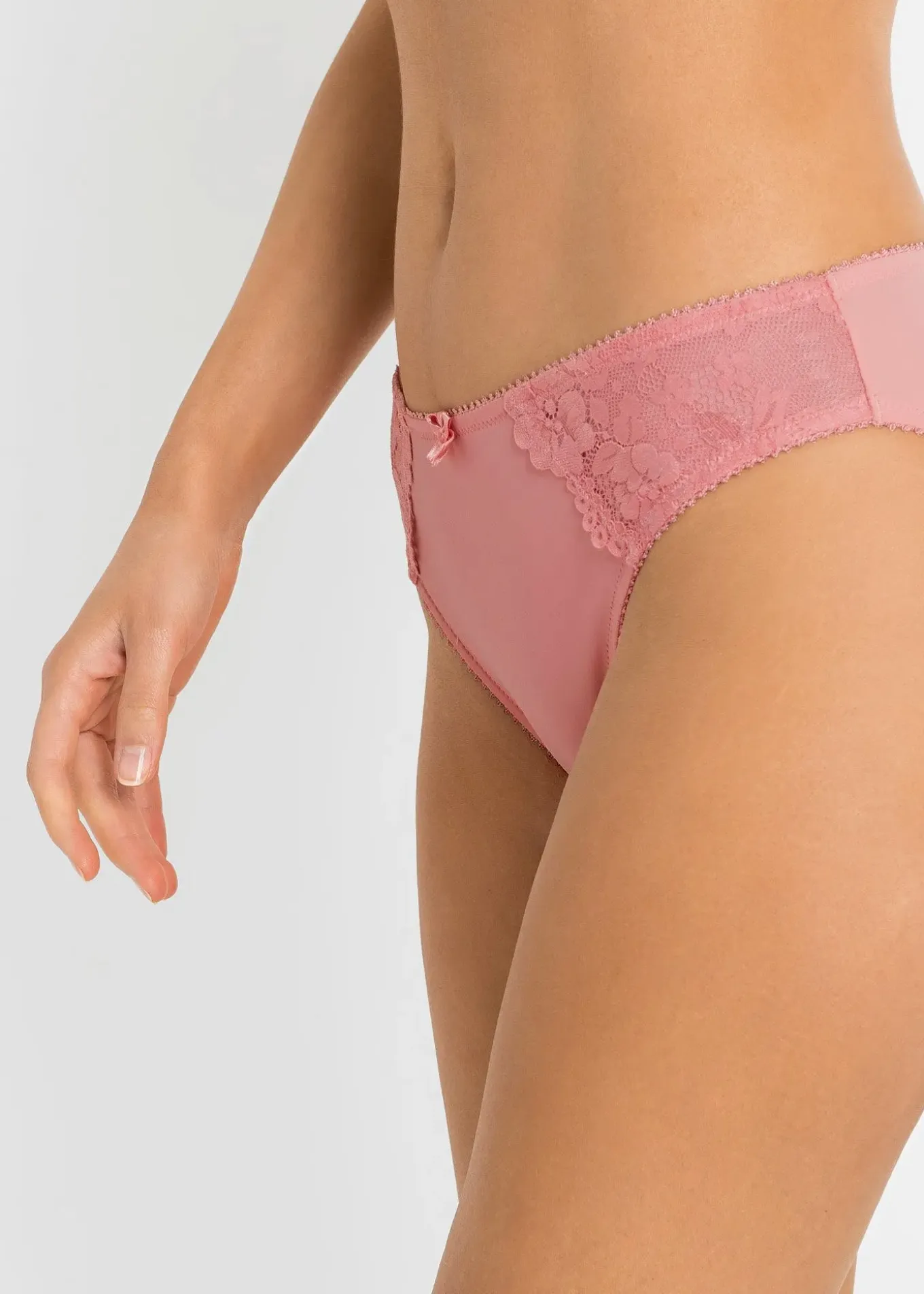 Lot de 2 slips avec dentelle