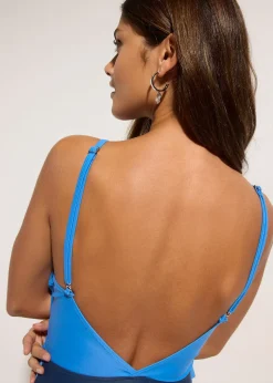 Maillot 1 pièce à découpe et volants