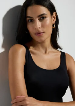 Maillot 1 pièce échancrure haute dans le dos