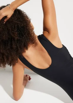 Maillot 1 pièce sculptant à col en V, maintien modéré