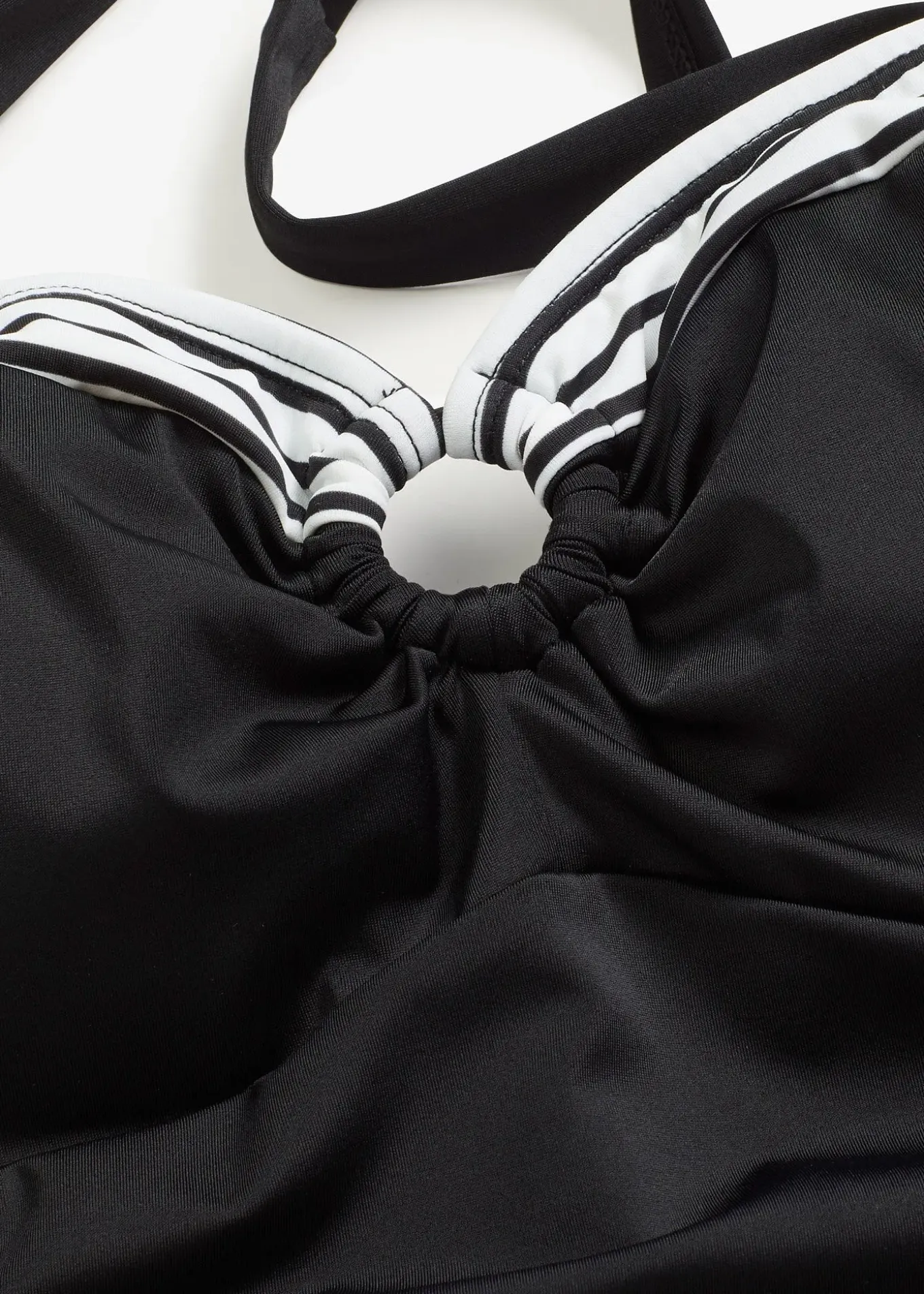 Maillot 1 pièce sculptant, maintien léger