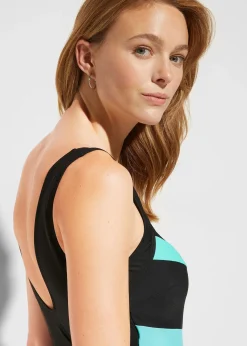 Maillot sculptant à empiècement, maintien modéré