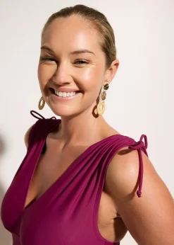 Maillot sculptant à larges bretelles, maintien léger