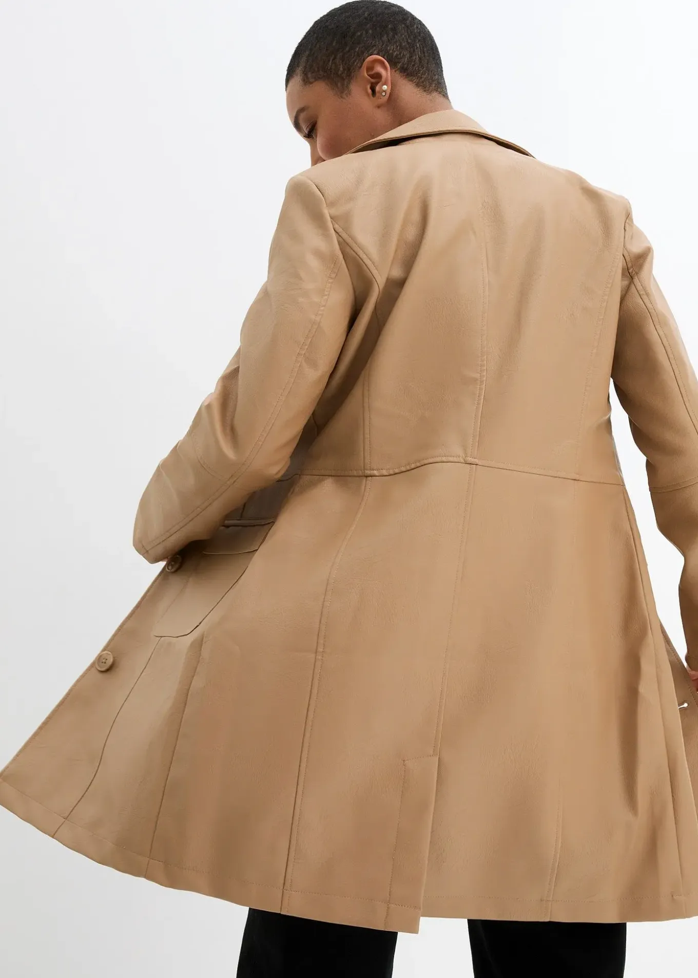 Manteau avec revers, cintré