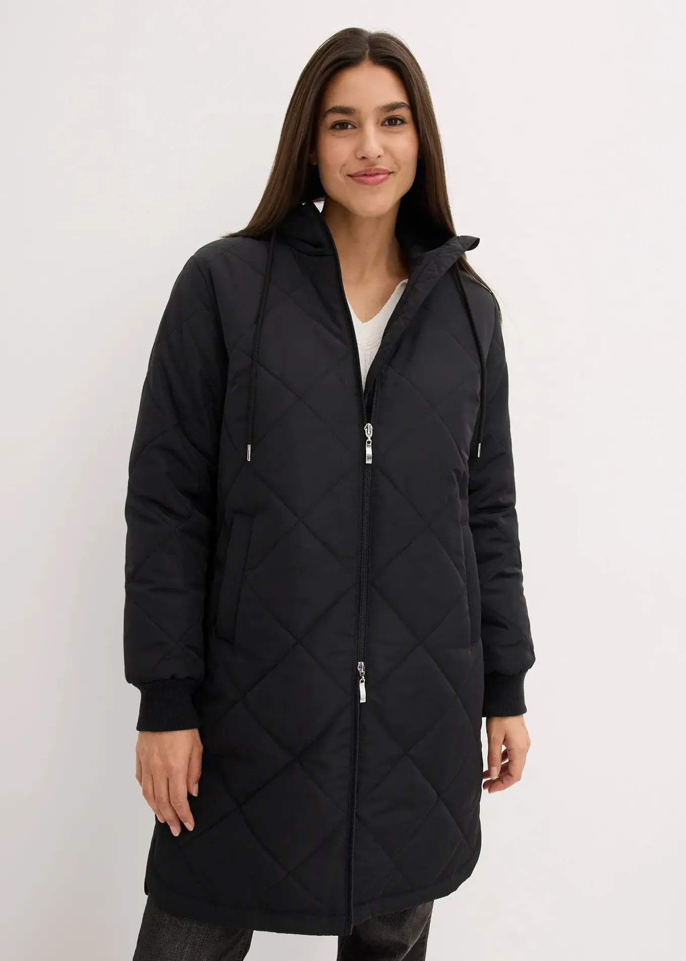 Manteau court à capuche, matelassé