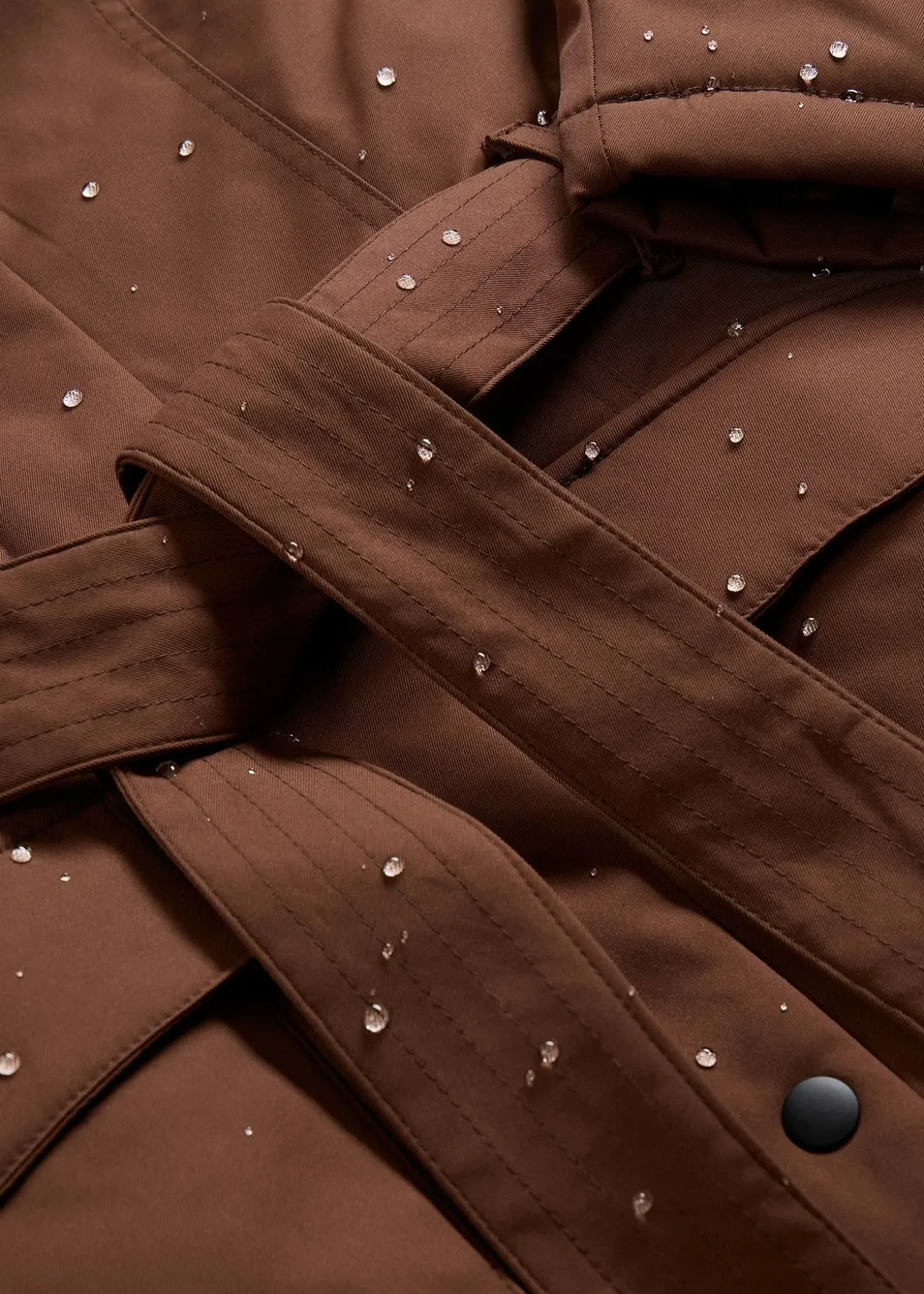 Manteau court déperlant avec ceinture et doublure léopard