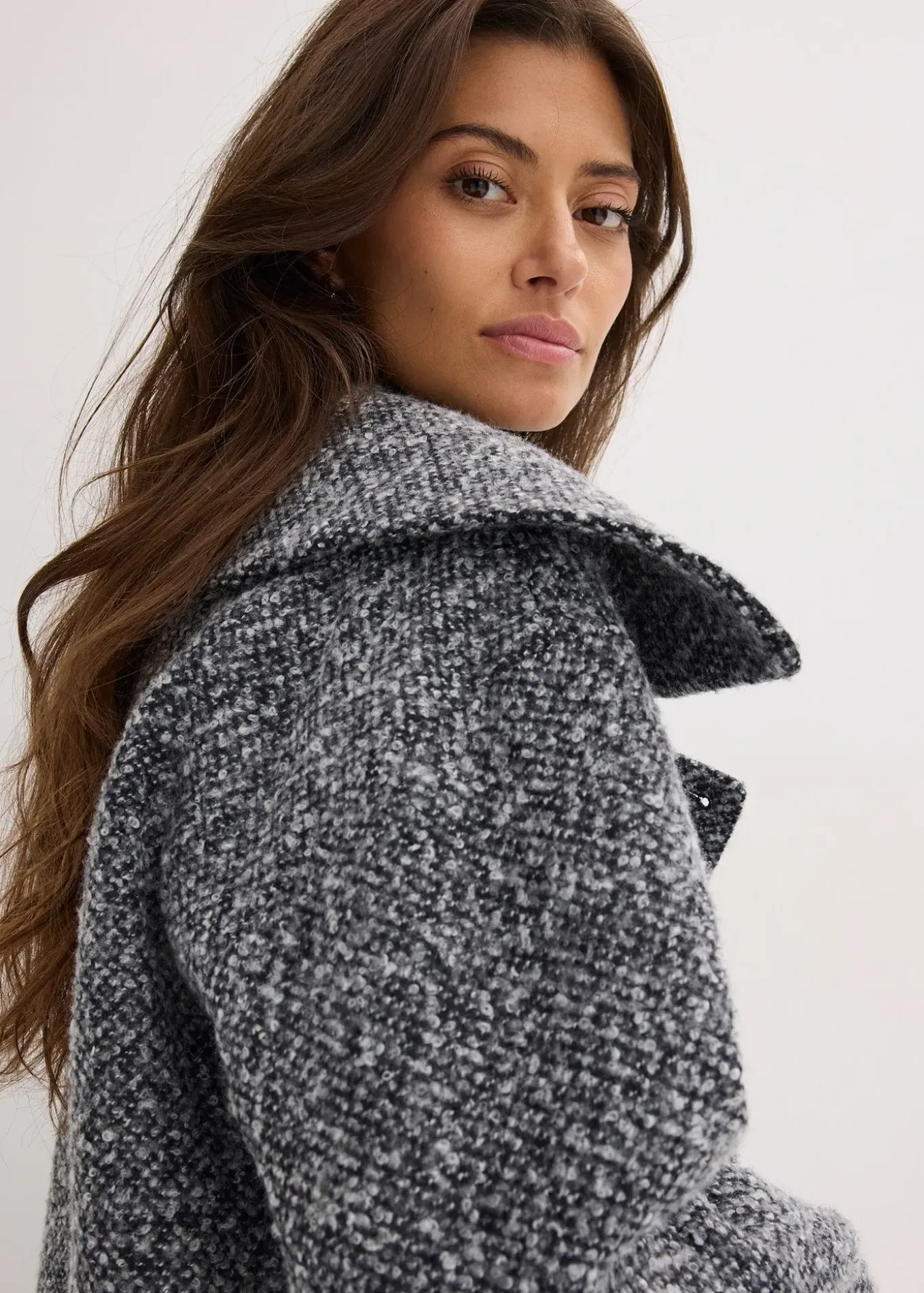 Manteau court et oversize, aspect chiné