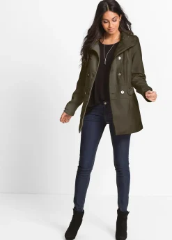 Manteau court, petite stature