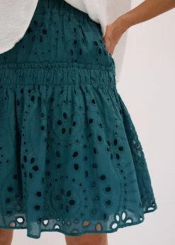 Mini-jupe en broderie anglaise