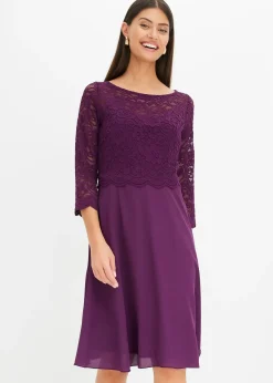 Mini-robe à dentelle