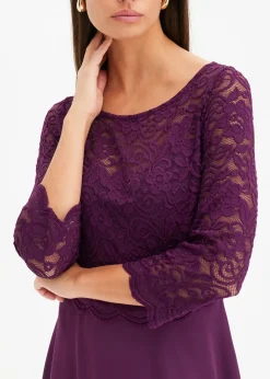 Mini-robe à dentelle