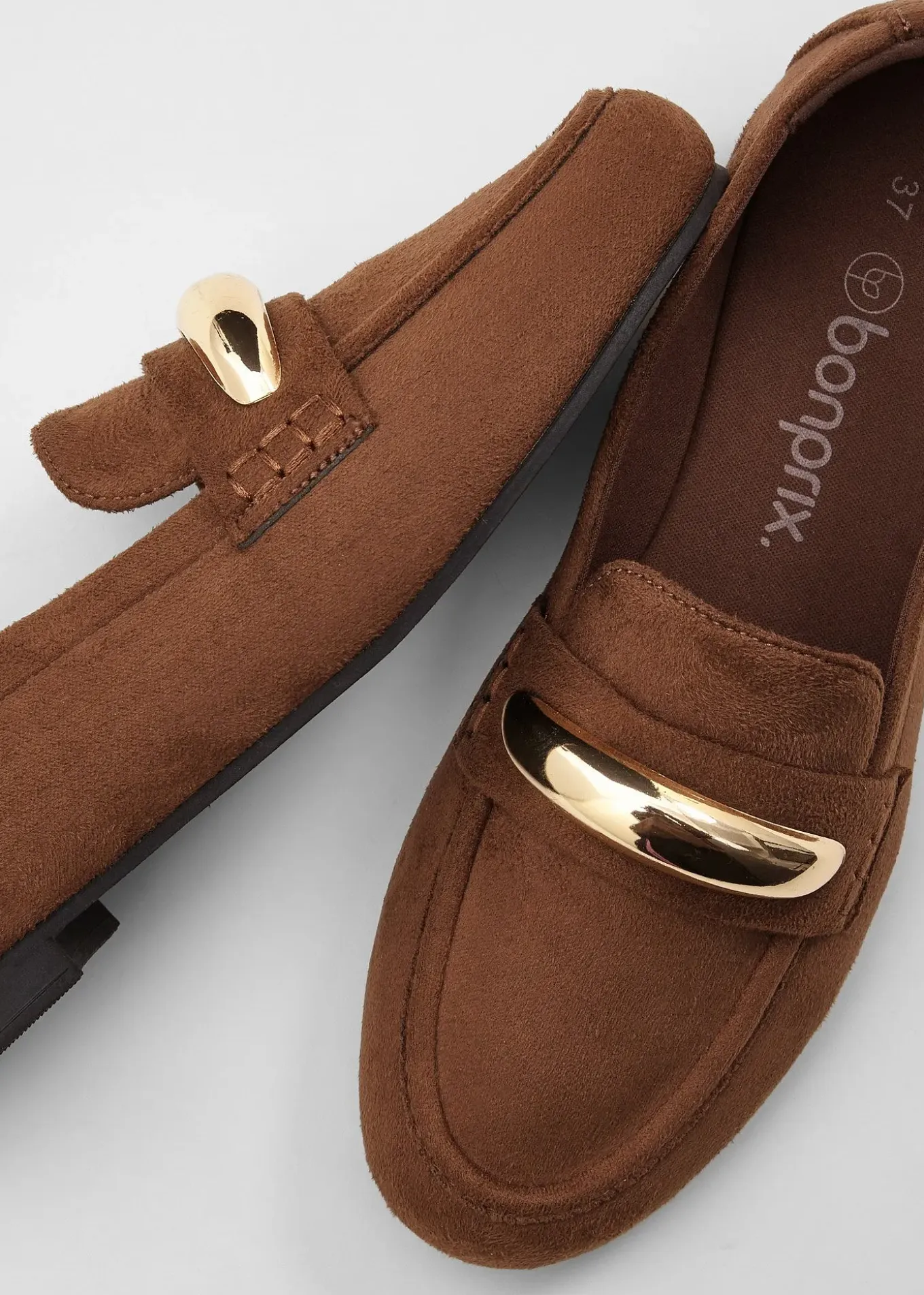 Mocassins aux détails métalliques