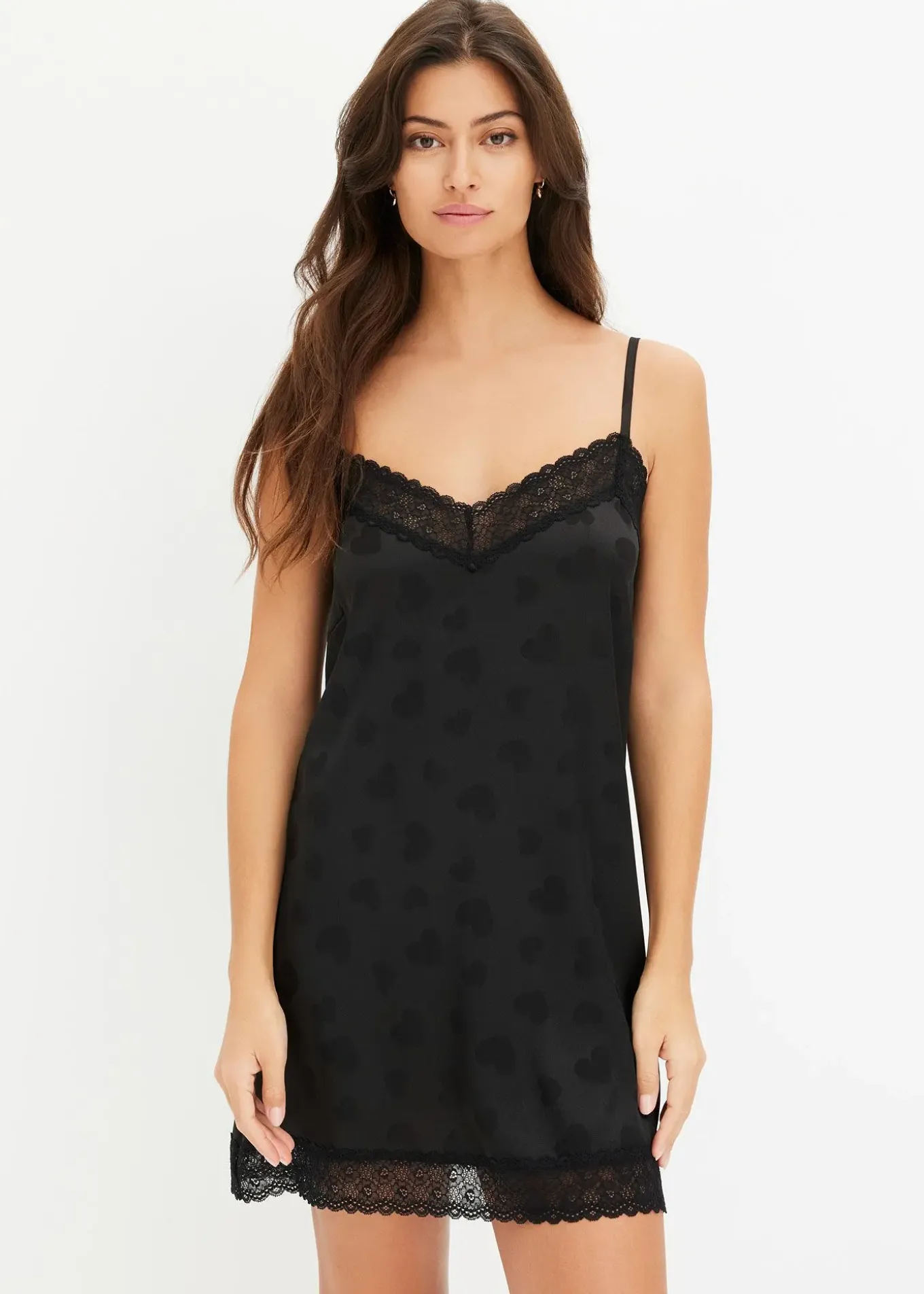 Négligé en satin à motif cœur