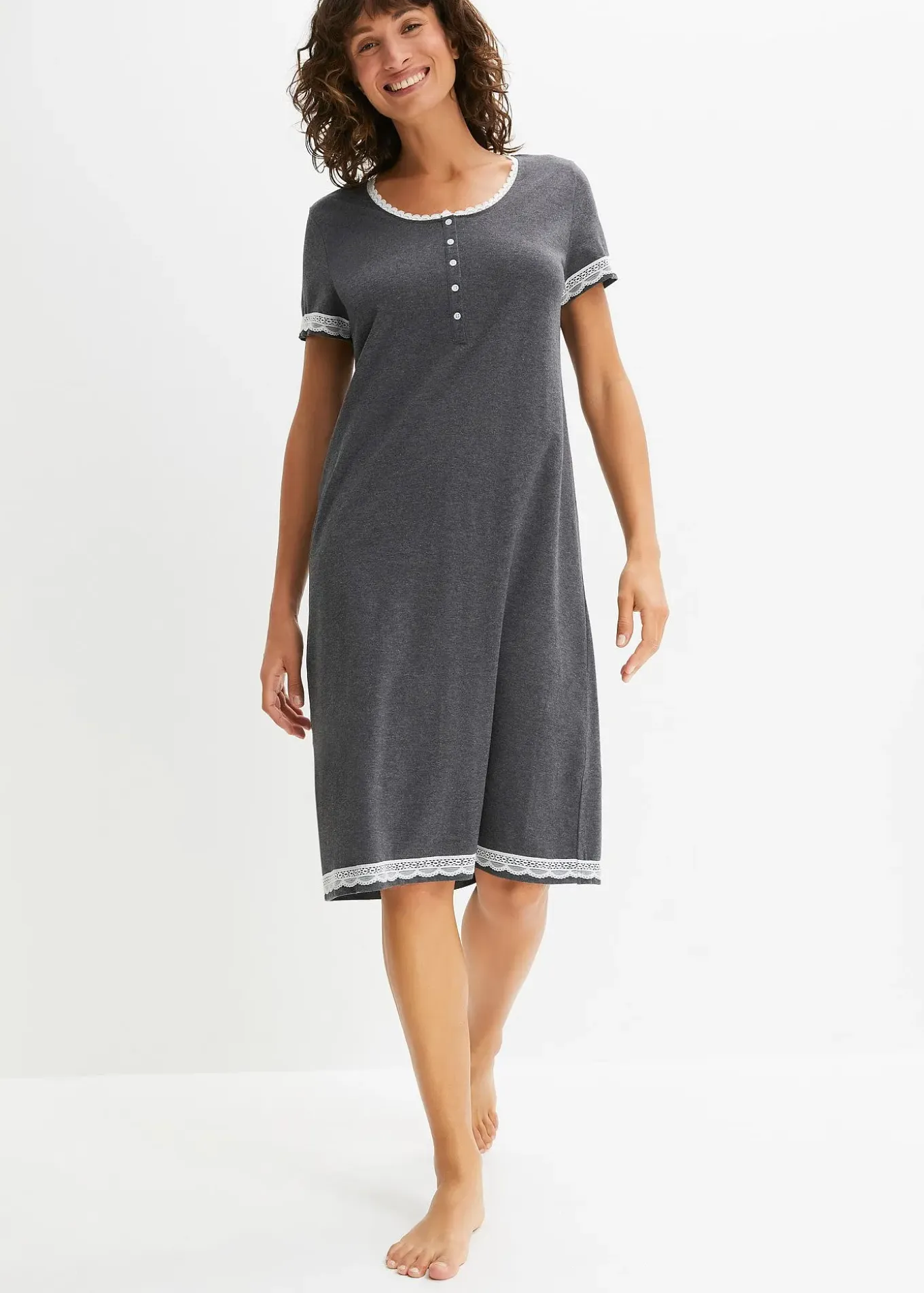 Nuisette avec patte de boutonnage et dentelle