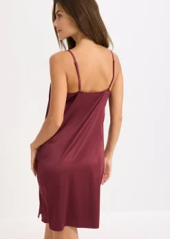 Nuisette en satin avec broderies