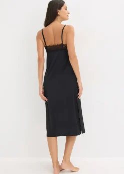 Nuisette en satin avec dentelle