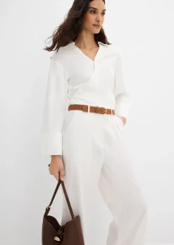 Pantalon avec bouton décoratif