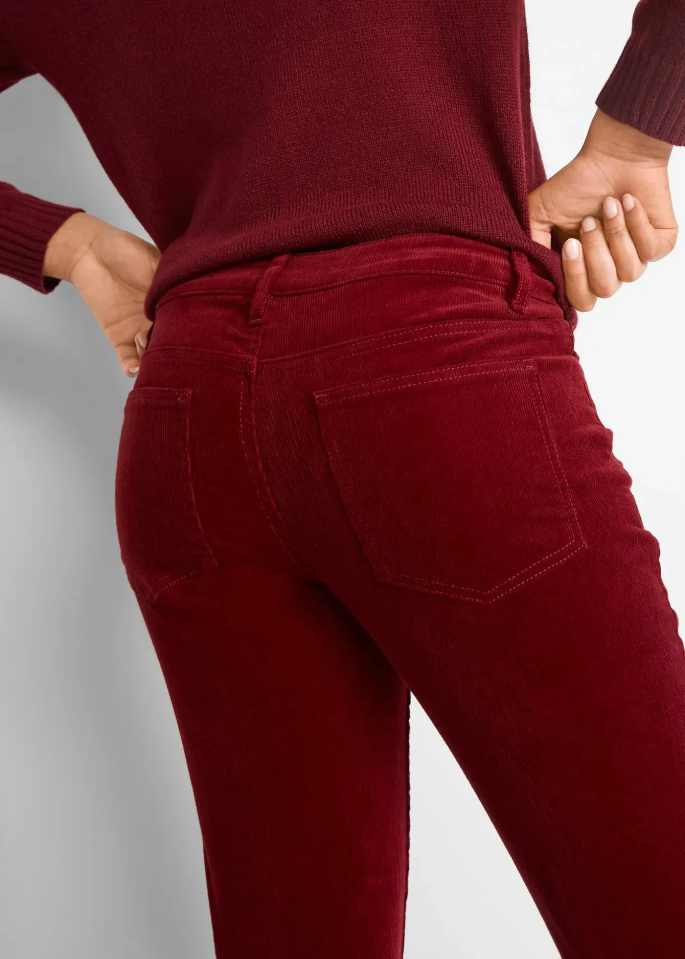 Pantalon bootcut en velours côtelé extensible
