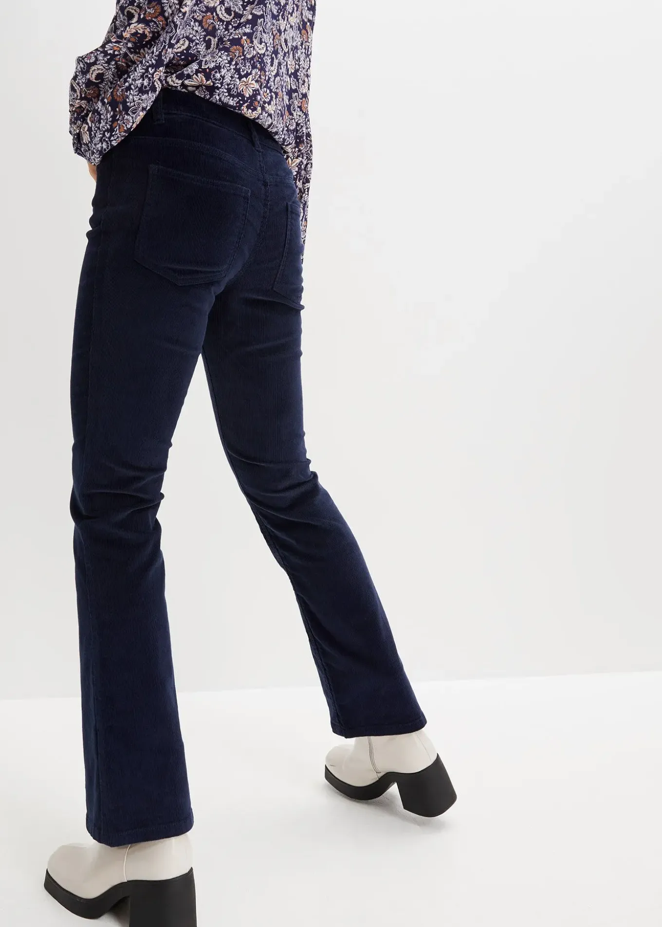 Pantalon bootcut en velours côtelé extensible