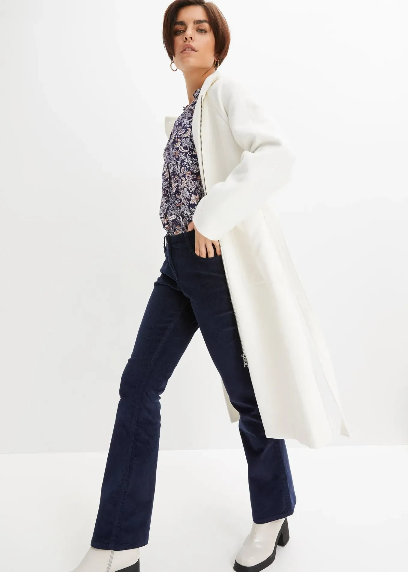 Pantalon bootcut en velours côtelé extensible