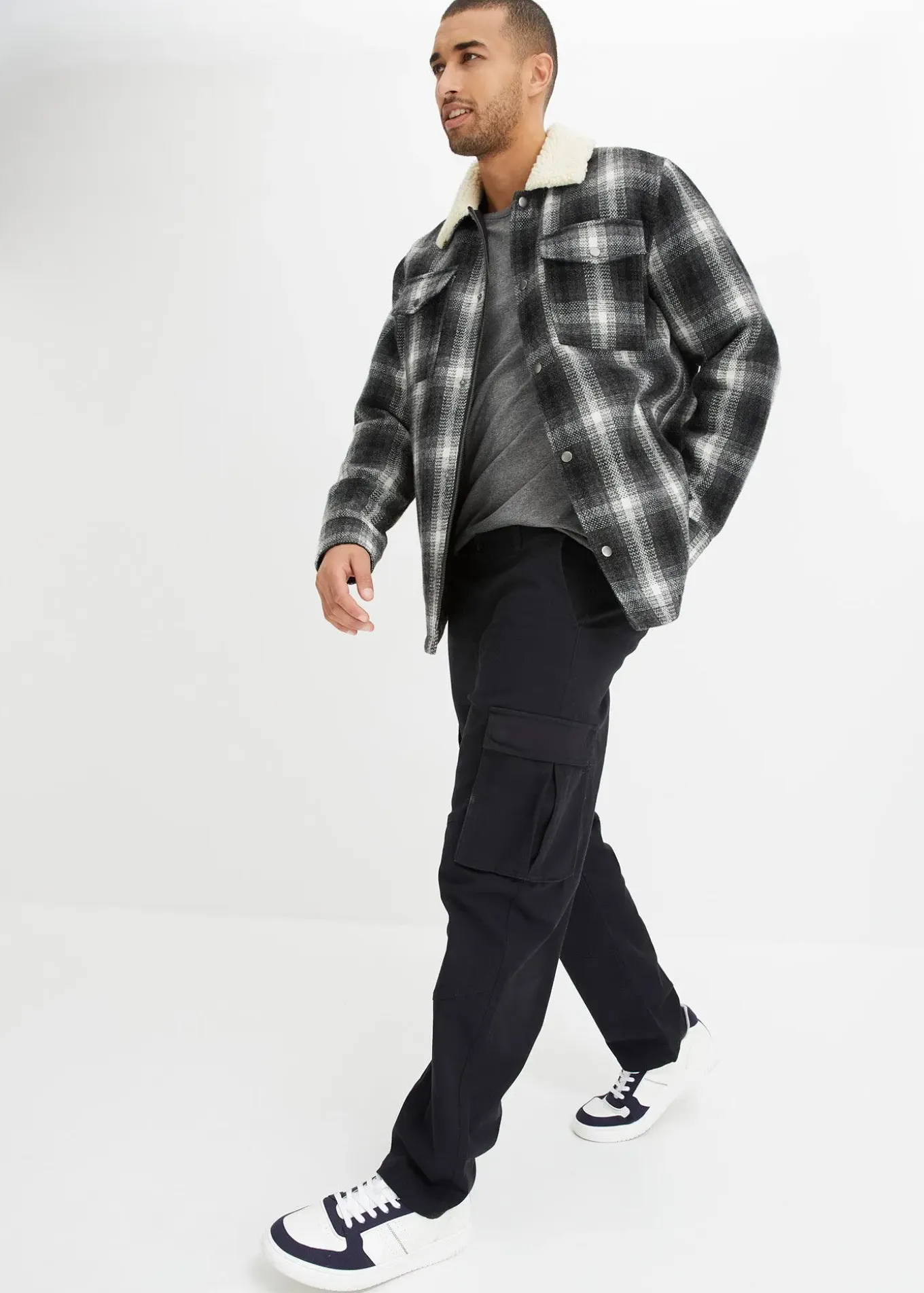 Pantalon cargo loose en coton extensible et robuste