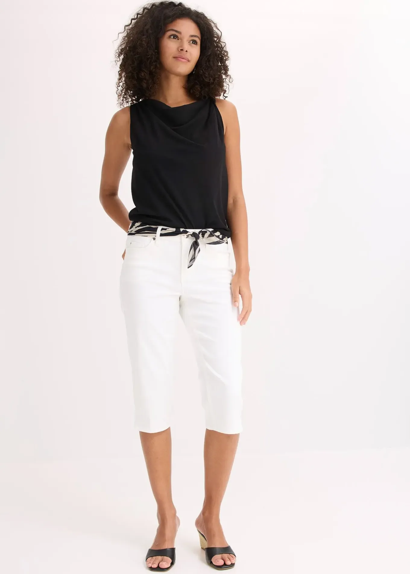 Pantalon corsaire à taille élastiquée