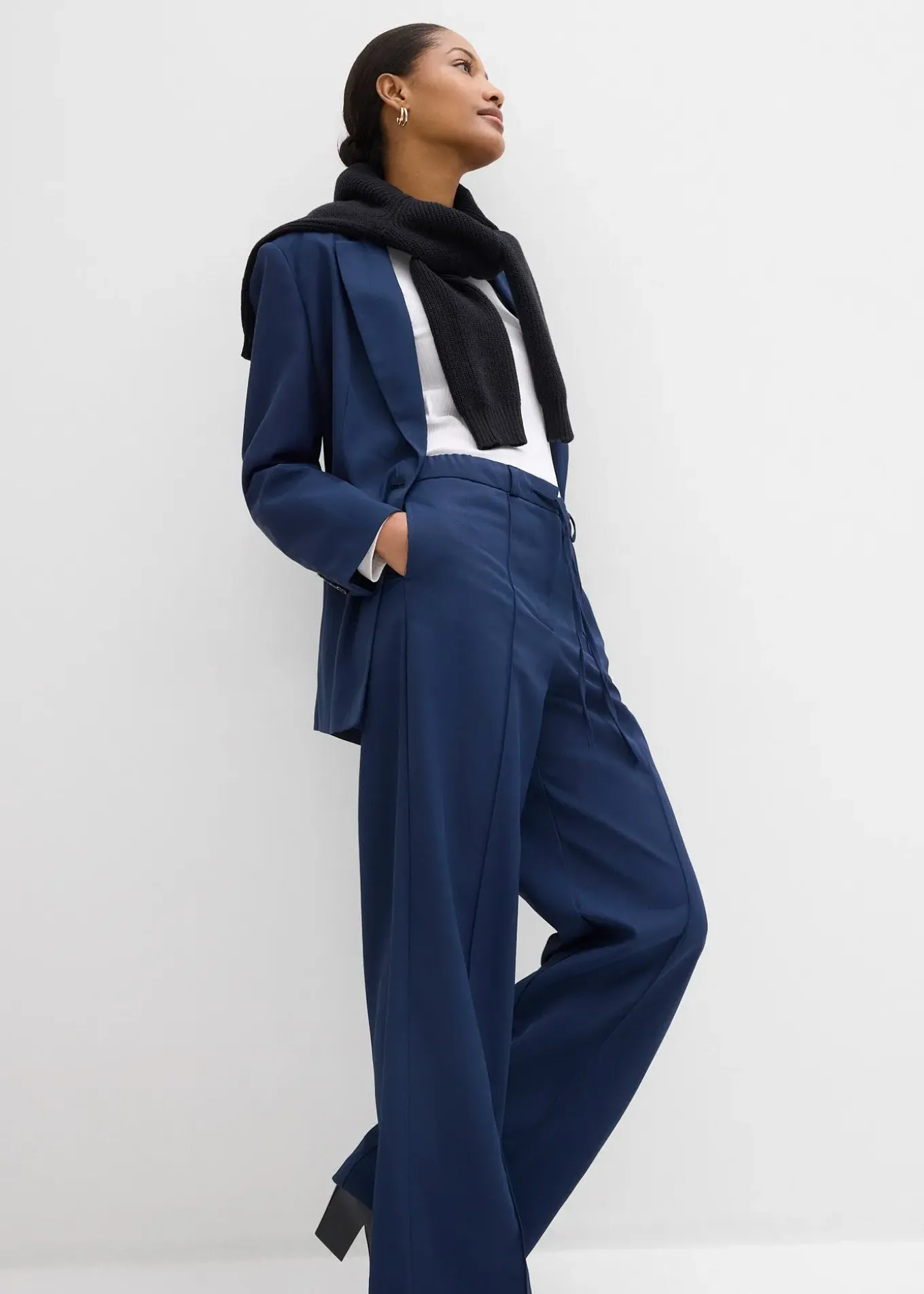 Pantalon droit à taille élastiquée