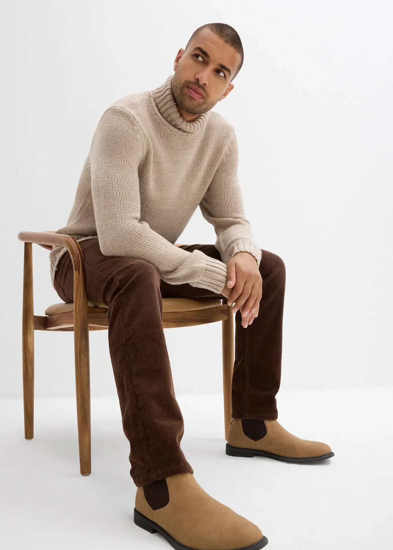 Pantalon droit en velours côtelé extensible aspect délavé, regular