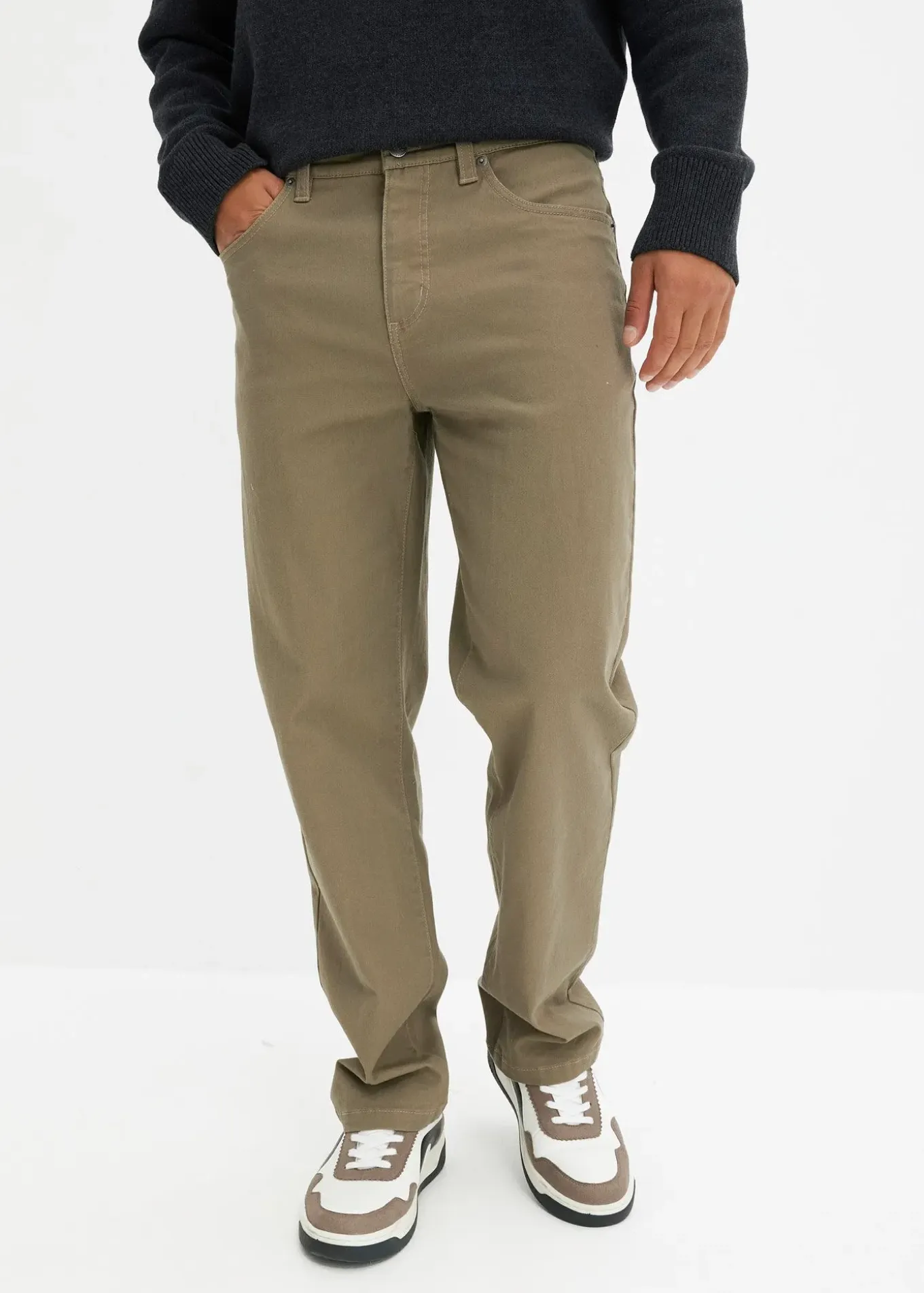 Pantalon droit et extensible, coupe classique