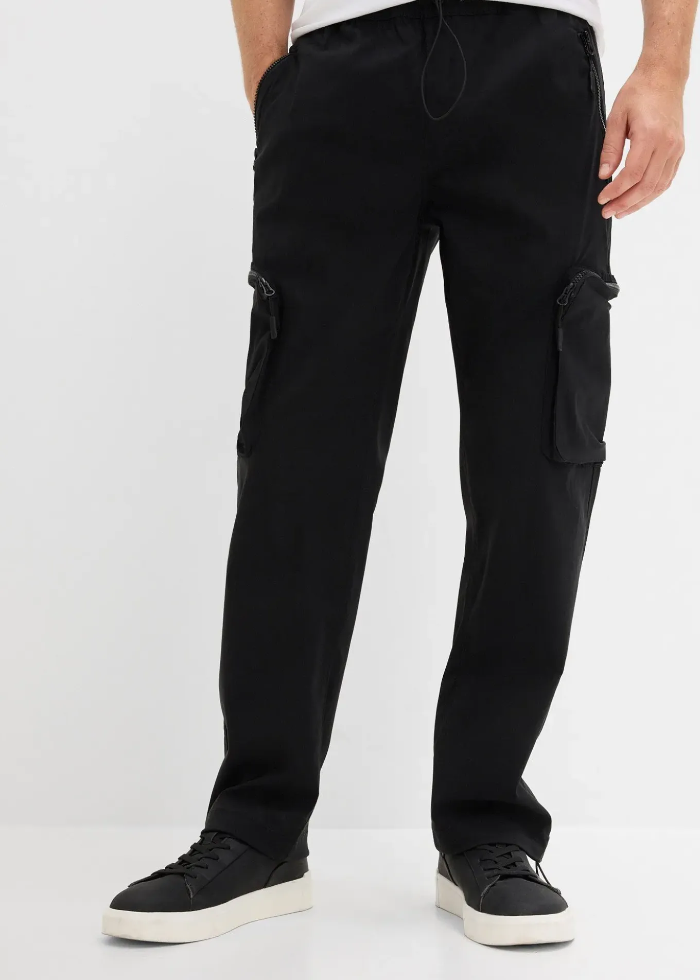 Pantalon droit très extensible à poches cargo zippées, regular