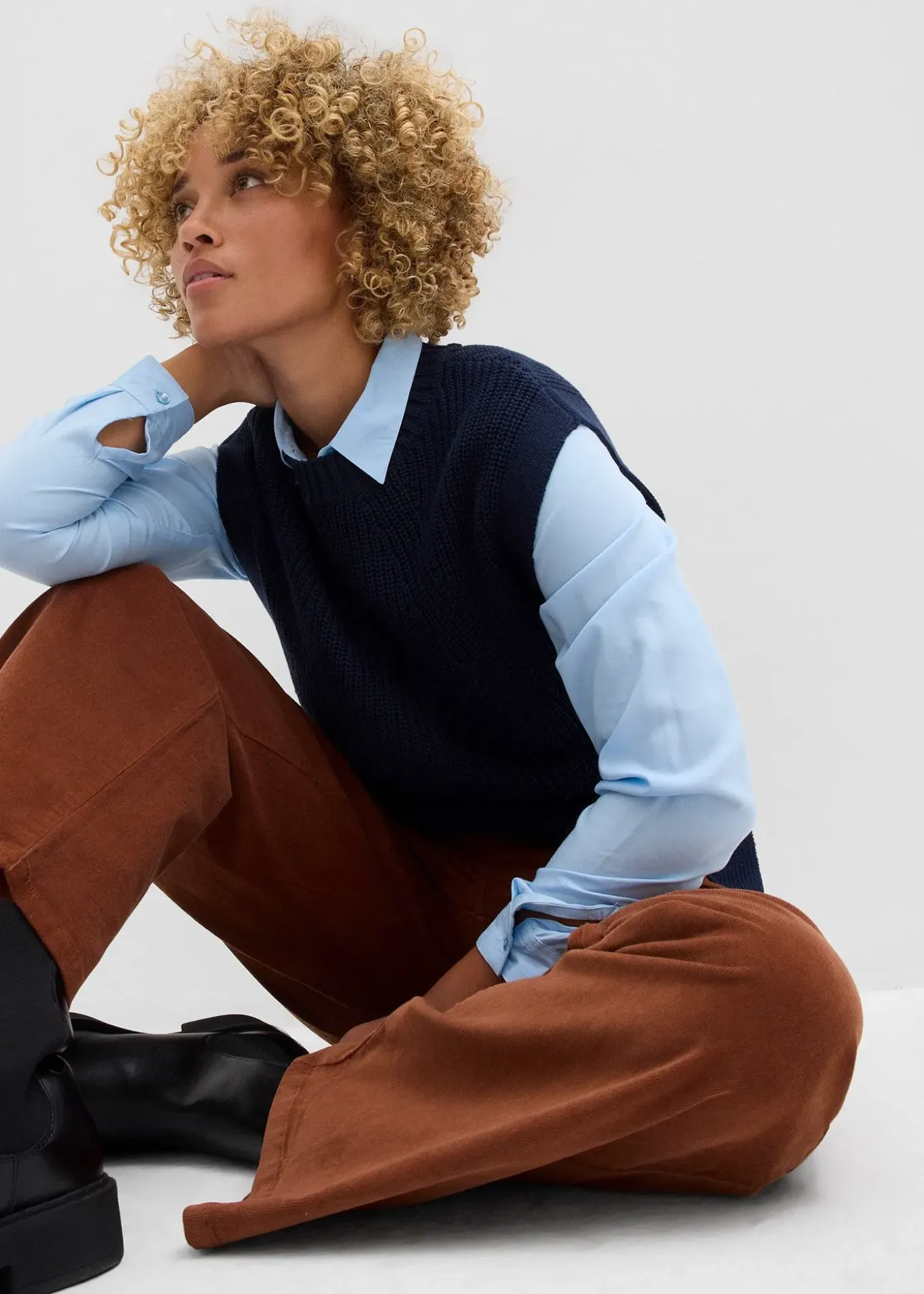 Pantalon en velours côtelé, taille haute élastiquée