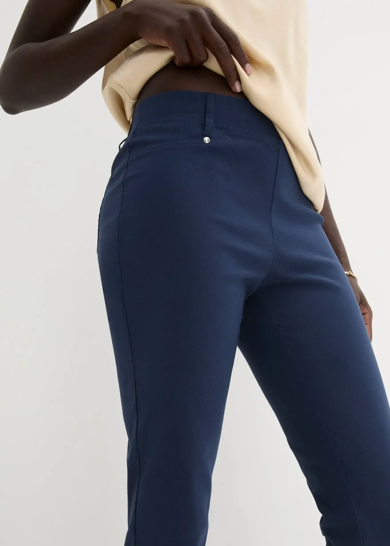 Pantalon extensible à taille entièrement élastiquée