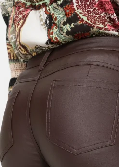 Pantalon extensible en viscose majoritaire