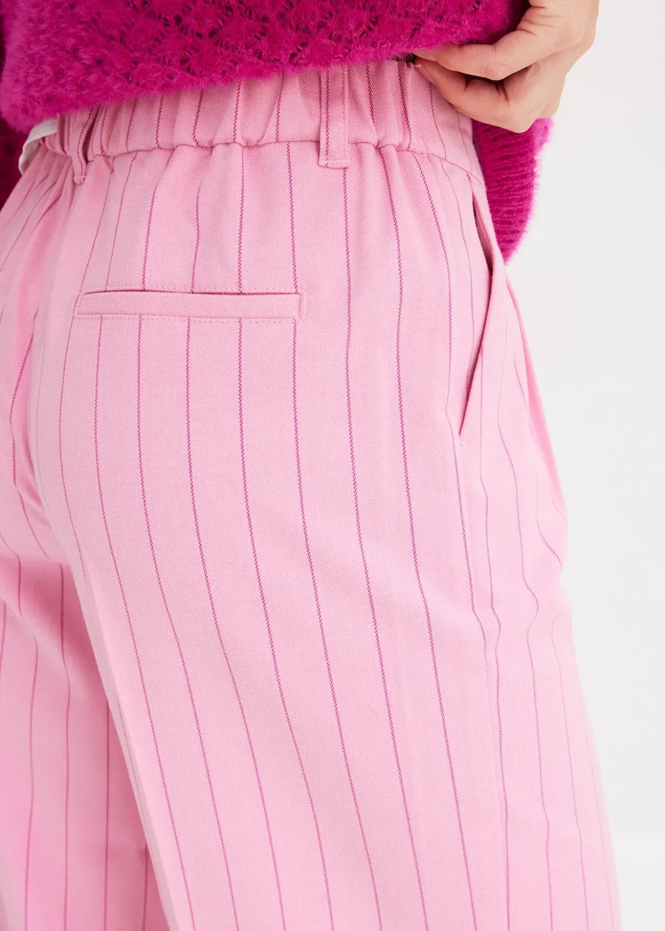 Pantalon large à pinces et rayures tennis